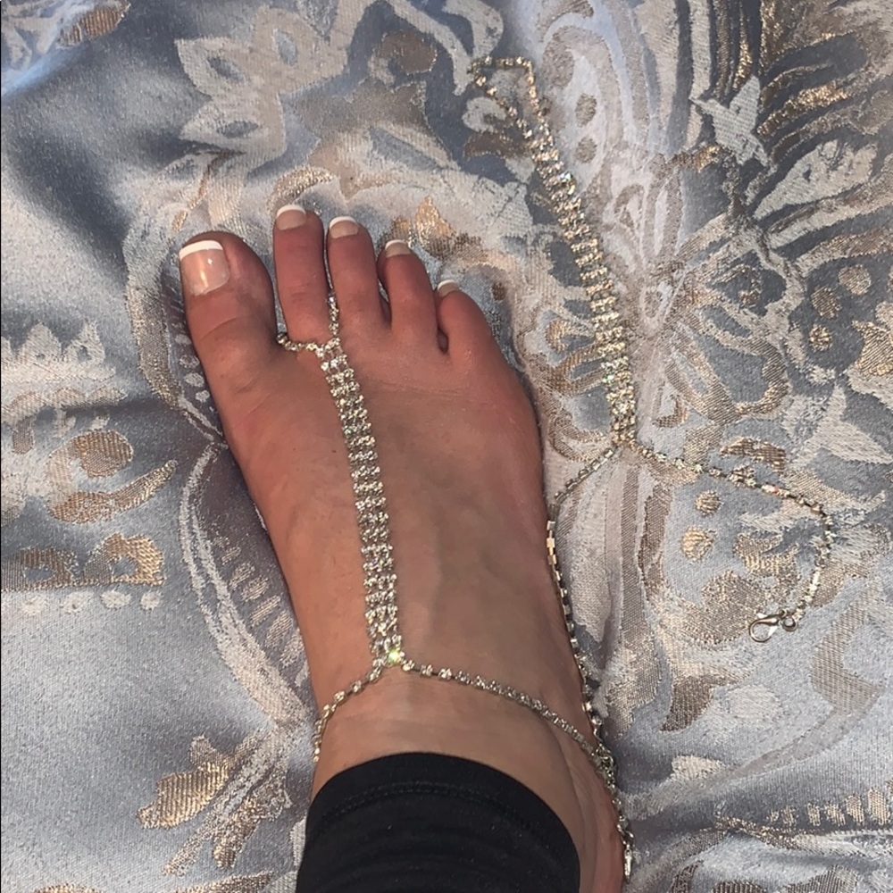 NWOT 💙✨ barefoot sandals